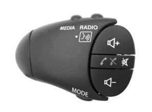 28 Zadní číselník: 27 Rádio: změna režimu rádia (přednastavení/ seznam/frekvence); média: předchozí nebo další stopa. 29 Přepínání médií (CD, USB a AUX) 30 Stisknutí: změna režimu rádia (FM /AM /DAB).