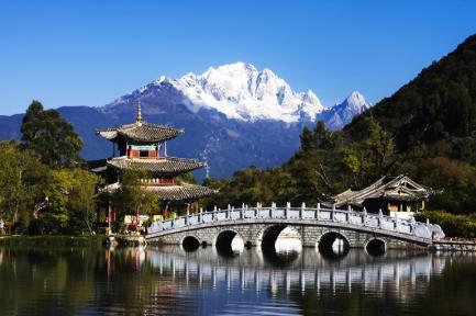 Provincie Yunnan, ležící na hranicích Číny s Barmou, Laosem a Vietnamem, považuje mnoho cestovatelů za nejkrásnější čínskou provincii vůbec.