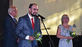 Z důvodu nepříznivého počasí musel být hlavní program přesunut z náměstí S. Freuda do Kulturního domu.
