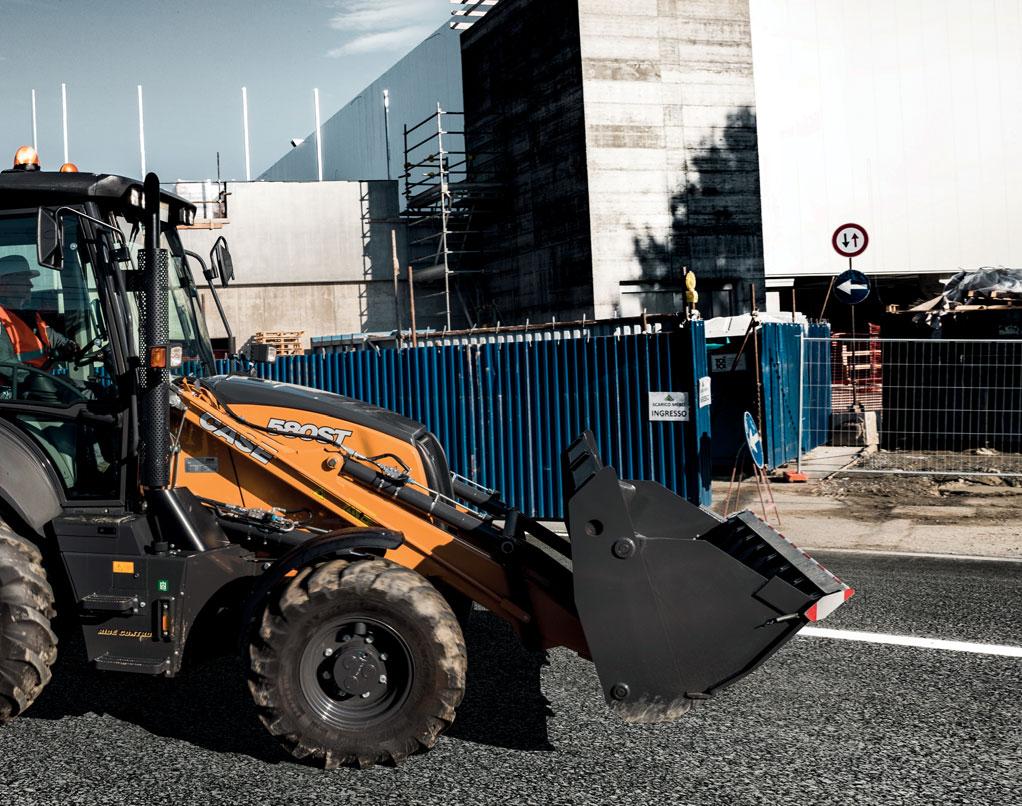 ODKAZ ZNAČKY DNA CASE OD ROKU 1957 2001 Rypadlonakladače CASE řady M jsou zařazeny časopisem Construction Equipment mezi 100 nejlepších produktů. 2005 CASE vyrábí 500.