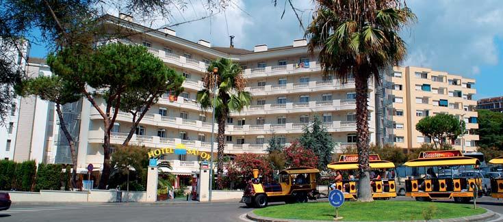 SAVOY i Lloret de Mar - Španělsko v klidné části Lloretu u pláže Fenals výborné služby možnost all inclusive je v klidném prostředí cca 150 m od vyhledávané pláže Fenals.