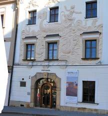Za prohlídku rozhodně stojí také Východočeská galerie Pardubice, jejíž součástí je i perla města,