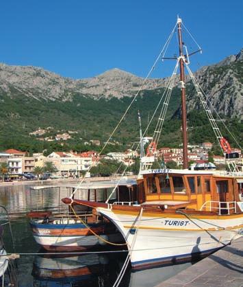 Gradac Gradac POKOJE SE SNÍDANÍ A POKOJE S POLOPENZÍ cena za osobu se snídaní / týden Gradac je malebné přímořské středisko v jižní části Makarské riviéry.