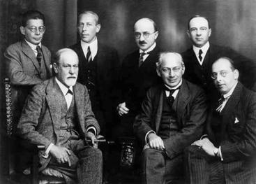 Sigmund Freud 1900 Výklad snů shromáždil skupinu spolupracovníků prvních psychoanalytiků (Abraham, Eitingon, Ferenczi, Rank, Jones, Sachs) po první