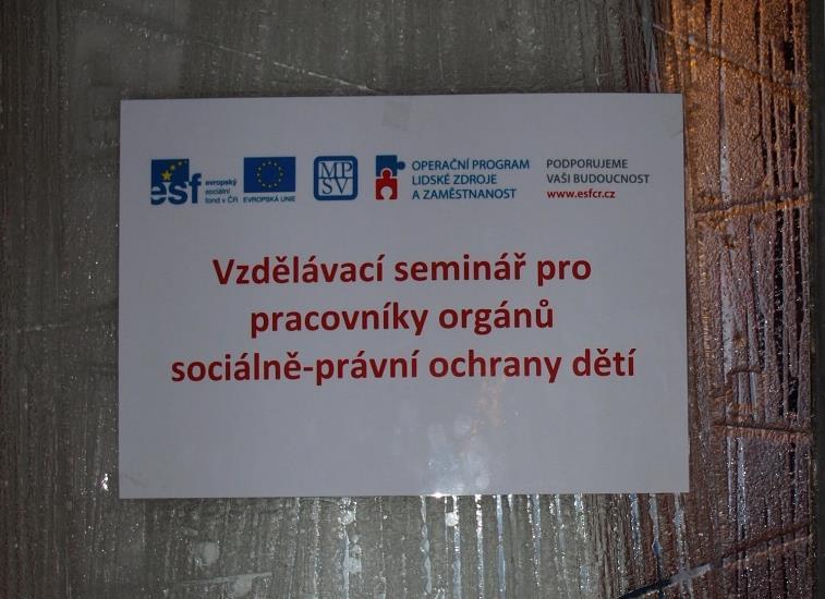 prezentace, které byly promítány na semináři, evaluační dotazníky, pozvánky, osvědčení o