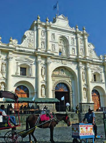 Škola: Tecún Umán Antigua Guatemala Antigua Antigua Guatemala, studenti při aktivitách a Antigua Individual 15 15 60 minut 1 týden + 1 klient 2-8 Individual 20 20 60 minut 1 týden + 1 klient 2-8