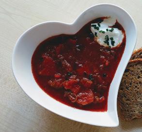 Červená řepa Červenou řepu všichni dobře známe, ale málokdo ji využívá v kuchyni. Přitom je při správné úpravě velmi chutná. Řepa je také zdravá.