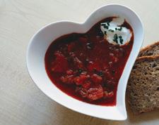 Červená řepa Červenou řepu všichni dobře známe, ale málokdo ji využívá v kuchyni. Přitom je při správné úpravě velmi chutná. Řepa je také zdravá.