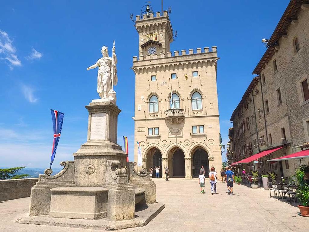 SAN MARINO autobusový výlet v ceně pobytu Polodenní výlet autobusem do nejstarší a nejmenší republiky na světě San Marino s výkladem české místní delegátky.