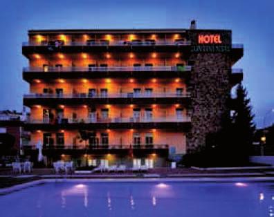 000,- POLOHA kvalitní hotel hotelového řetězce GHT se nachází v klidné části letoviska Tossa de Mar, ve vzdálenosti cca 250 m od pláže a nedaleko centra letoviska restaurace, bar, kavárna, venkovní