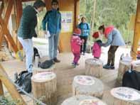 DDM pořádá v zoo řadu soutěží /Children Centre organises many competitions/ kterou jsme navštívili 20. května a během podzimních prázdnin se děti podívaly do brněnské zoo.