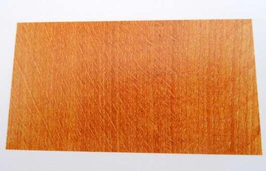 3.3. Dub Evropské, americké a japonské druhy tohoto dřeva mají různé barevné odlišení od světle žlutohnědé až po hnědou barvu.