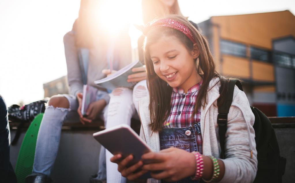 Podkladové informace PROČ JE DŮLEŽITÉ VĚNOVAT POZORNOST OSOBNÍM ÚDAJŮM Dnešní informační technologie mají velký dopad na společnost.