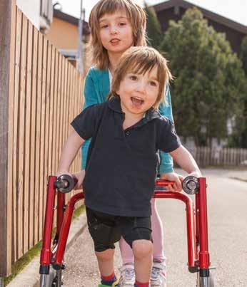 Cosa Active/Junior Podpora při neuromuskulárních poruchách Použitím pelot mezi nohama se značně zredukuje addukce kyčlí, což má za následek kromě kontroly trupu také stabilizaci základny stoje a sedu.
