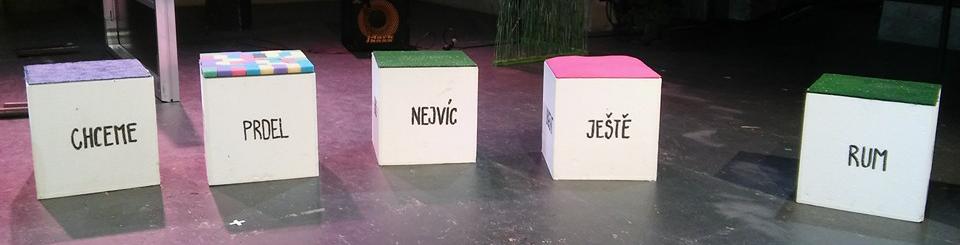 DEGUSTUJEME PODRUHÉ, DISKUTUJEME POPRVÉ Druhý den festivalu nabídl OFF program nejprve degustaci, v níž hrál hlavní roli sluch.