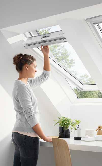 Standard Ceny GLU 0051 Horní ovládání Střešní okno GLU 0051 Horní ovládací madlo Integrovaná ventilace Filtr proti prachu a hmyzu Systém izolace Bezúdržbové provedení Optimalizované dvojsklo U w 1,3