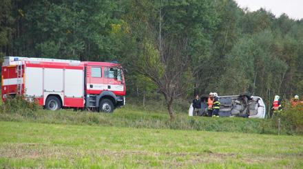 Listopad 2017 PERMONÍK Je po dešti a zase ta siréna houká Právě dnes mě přešla trpělivost nad téměř pravidelným rušením klidu houkající sanitkou (dnes dokonce dvěma) a hasičským vozem projíždějícími