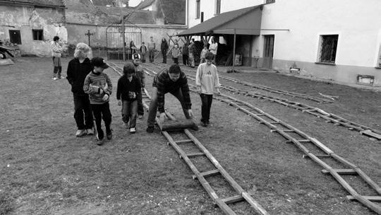 Vzhledem k tomu, že nás navštívilo první jarní sluníčko, mohly jsme část programu trávit venku, což se nám všem moc líbilo a po zimě jsme si to pořádně užily!
