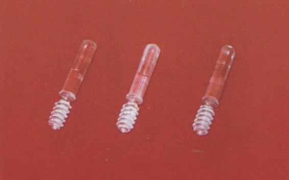 stomatologické kliniky v Brně začali zabývat problematikou keramických enoseálních implantátů.