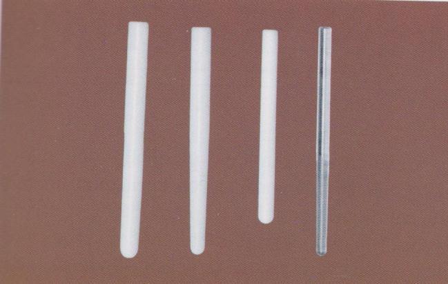 6 Transdentální implantáty Transdentální implantát je tenký titanový, případně keramický čep (Obrázek 17).