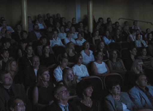 ZPRAVODAJ MĚSTA MARIÁNSKÉ LÁZNĚ SRPEN 2017 KAPSA PLNÁ POHÁDEK ANEB 16. ROČNÍK JE JIŽ MINULOSTÍ KULTURA MARIENBAD FILM FESTIVAL ODTAJŇUJE SVŮJ PROGRAM Téměř 2.