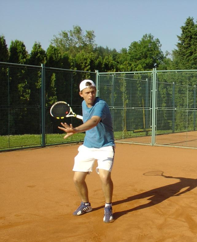Jméno a příjmení: Martin Kalina Přezdívka: Kali /Kalič Záliby: tenis, tenis a zase tenis Co plánuji do budoucna: trenérská kariéra Nejlepší vzpomínka ze školy: Mažoreťáci z devátých ročníků při