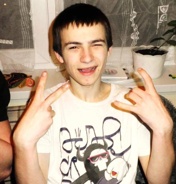 Jméno a příjmení: Jan Pinc Přezdívka: Pinča/Zverky/Pincík Záliby: posilovna, zevling Co plánuji do budoucna. být slavný rapper Nejlepší vzpomínka ze školy: přes noc ve škole.