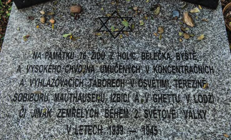 Holice. Památník obětem holocaustu z Holicka (detail). A monument dedicated to the Holocaust victims from the Holice region (detail). הוליצה. אנדרטה לקרבנות השואה מאיזור הוליצה )פרט(.