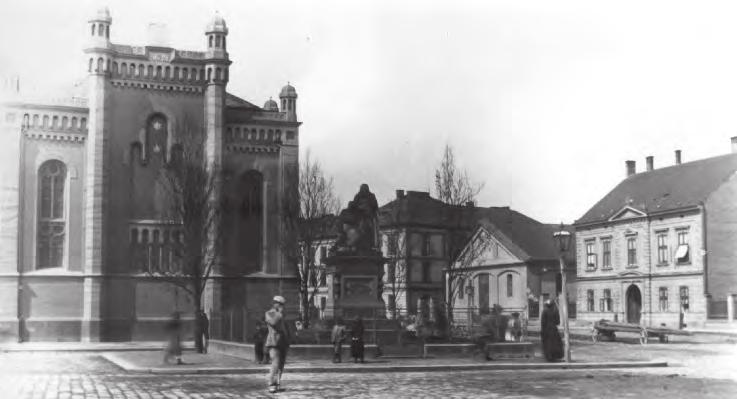 Pardubice. Dobová fotografie synagogy. / A period photograph of the synagogue. פרדוביצה. צילום של בית הכנסת, תחילת המאה העשרים.