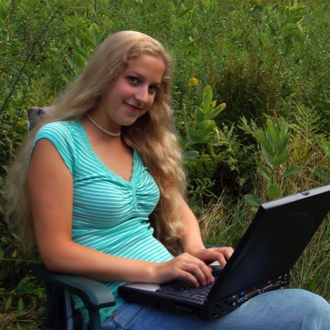 . Persona Student Kristýna, let Studentka na ČZU Právě dokončuje bakalářská studium kombinující zemědělský obor s ekonomickým. Je registrována v univerzitní knihovně.