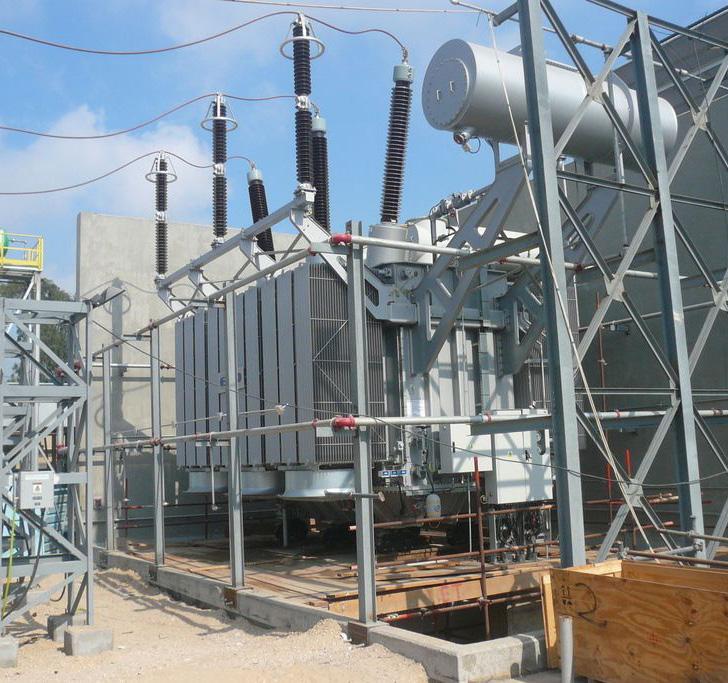 TRANSFORMÁTOR 185 MVA 220±4 x 2,5%/15,75 kv Vyrobeno pro: EL SEWEDY, Egypt Jedná se o dvouvinuťový transformátor s výkonem 185 MVA, je určen pro vyvedení výkonu z elektrárny Mahmoudia, která se