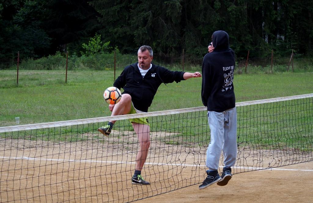 23. 6. 2018 Po roce byl Milanem Pacholíkem uspořádán opět nohejbalový turnaj trojic FUSS - CUP.