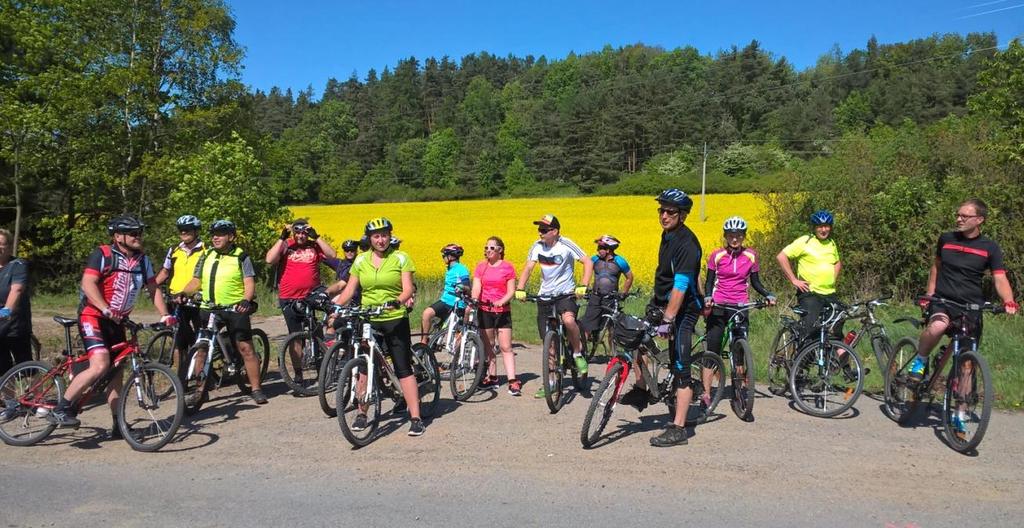 8. 5. 2018 Na tento den volna, díky státnímu svátku, jsme si naplánovali cyklistický výlet na hrad Rabí. Kolem deváté hodiny ranní vyrazilo 21 nadšenců na kolech směr Krůtěnice, Budětice.