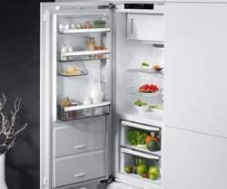 Dveře chladničky jsou tak přehledně a logicky využité. NoFrost Díky beznámrazové technologii TwinTech NoFrost už není potřeba chladničky nikdy odmrazovat.