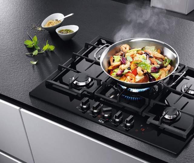 PLYNOVÉ VRNÉ DESKY HKB740NB PLYNOVÁ VRNÁ DESK Rozměr Š x H (mm): 740 x 0 Ovládání: otočné knoflíky, elektronický indikátor pro nastavení plamene, ve středu vpředu LP středni hořak, 000 W / 80 mm LZ: