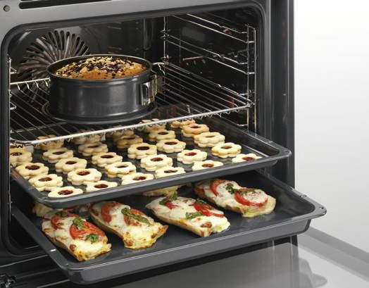 smalt, běžný rošt chromovaný, teplotní sonda, teleskopické výsuvy 8 990 Kč 699 EUR CTLUXE XXL SteamBake Technologie SteamBake přidá na začátku pečení k horkému vzduchu i páru, která na pokrmech