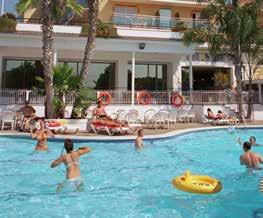 Hotel prošel kompletní rekonstrukcí a nabízí velký bazén s vodopádem, terasu na opalování s lehátky, whirpool, bar a novou halu s recepcí. Pro děti je k dispozici i malý vodní park přímo u hotelu.
