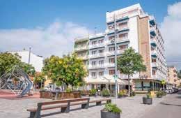 SPORT/ZÁBAVA/NÁKUPY: hotel je kousek od centra Pineda de Mar s bohatou možností nákupů a zábavy, a to i v sousedním městě Calella, kam se dá dojít pohodlně pěšky podél pláže. Bohatý výběr výletů např.