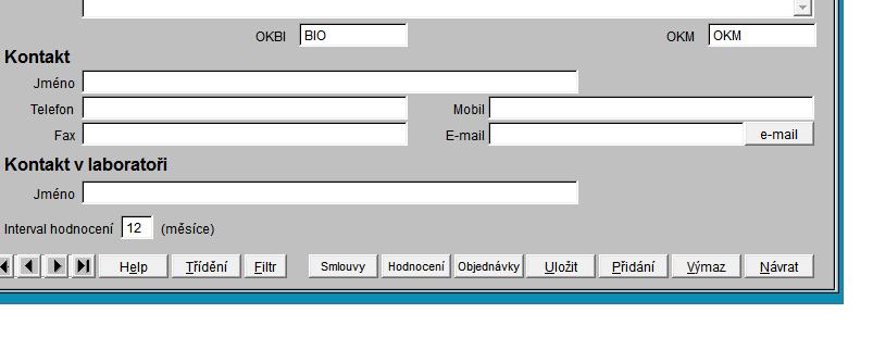 Servisní firma společná pro tři laboratoře V kartě přístroje uveden