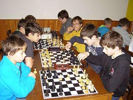 Školní šachový turnaj v Jedovnicích 2014 Jmss.chess 11. Závěr V mé ročníkové práci jsem vám chtěl ukázat, co jsou vlastně šachy a jak se hrají tady u nás.