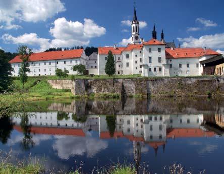 Co navštívit... Cisterciácký klášter ve Vyšším Brodě Duchovní sílu načerpáte při prohlídce jediného fungujícího mužského cisterciáckého kláštera v Česku.