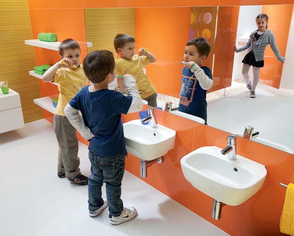 Nova Pro Junior/Kind dětské koupelny to nejlepší pro nejmenší Děti mají také své potřeby a my si ani neuvědomujeme, kolik problémů jim může způsobit používání běžných sanitárních zařízení.
