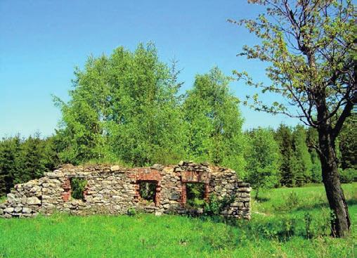 Třeba pohnuté osudy starých sudetských osad, mezi něž patří Hraničky (Gränzdorf).