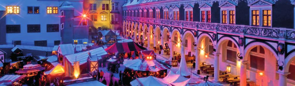 Středověké vánoce na nádvoří zámecké stáje Stallhof Vánoční radovánky všude kolem nás Pouze Štrýclmarkt nedělá z Drážďan ještě žádné město Vánoc.