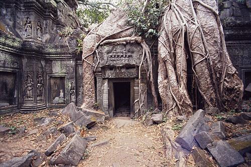 Angkor měl vysoce sofistikovaně řízené vodohospodářství, (největší nádrž - 53 M metrů 3 vody Orlík