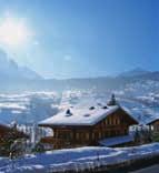 Chalety***, **** GRiNdELWALd Místo pobytu a poloha: Grindelwald (.04 m), rozlehlá horská obec pod majestátní stěnou Eigeru leží mezi středisky First a Kleine Scheidegg/Männlichen.