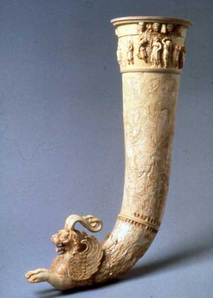 Obr. 16 Parthsko helénistické slonovinové rhyton z Nisy s protomem