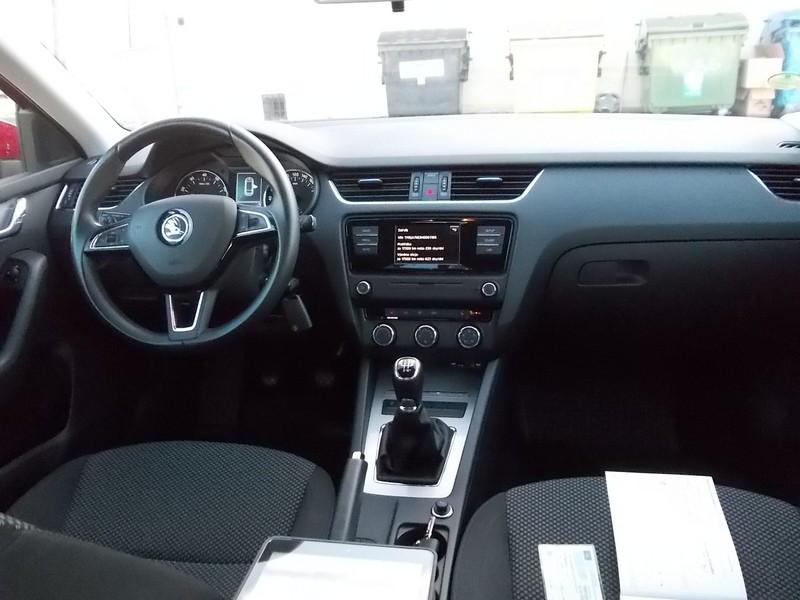 do: Barva: Druh paliva: Stav oleje: Servisní knížka k dispozici: Skoda TMBJA7NE0H0061066 63