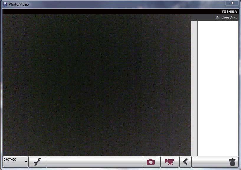 Základy provozu Nenatáčejte webovou kameru přímo proti slunci. Nedotýkejte se čoček webové kamery a netlačte na ně velkou silou. Mohlo by dojít ke zhoršení kvality obrazu.