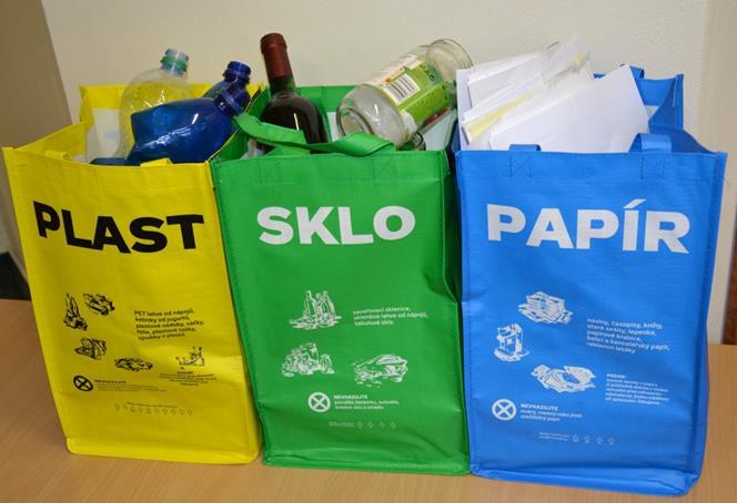 Nebezpečný odpad Sběr a svoz nebezpečného odpadu je ve spolupráci s odpadovou společností prováděn 2x ročně mobilním sběrem.